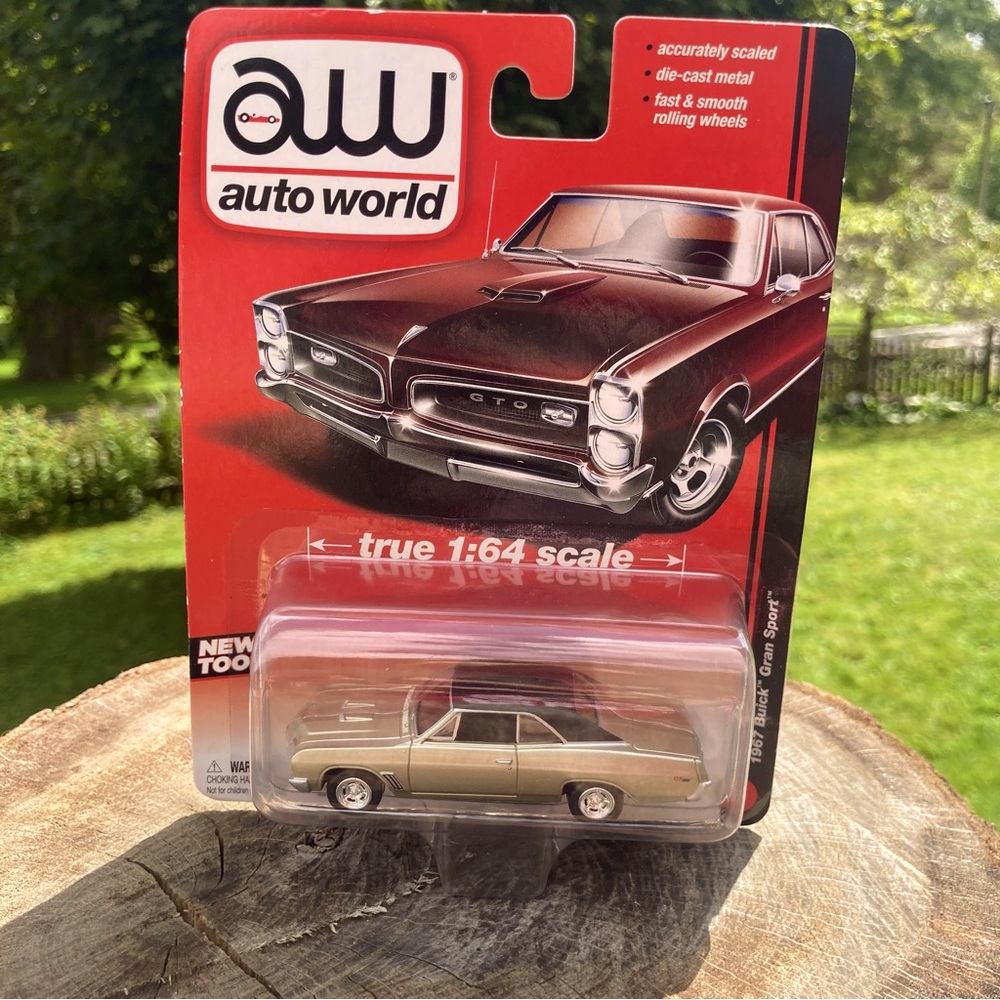 1:64 Scale Die-Cast Model Car - Gold